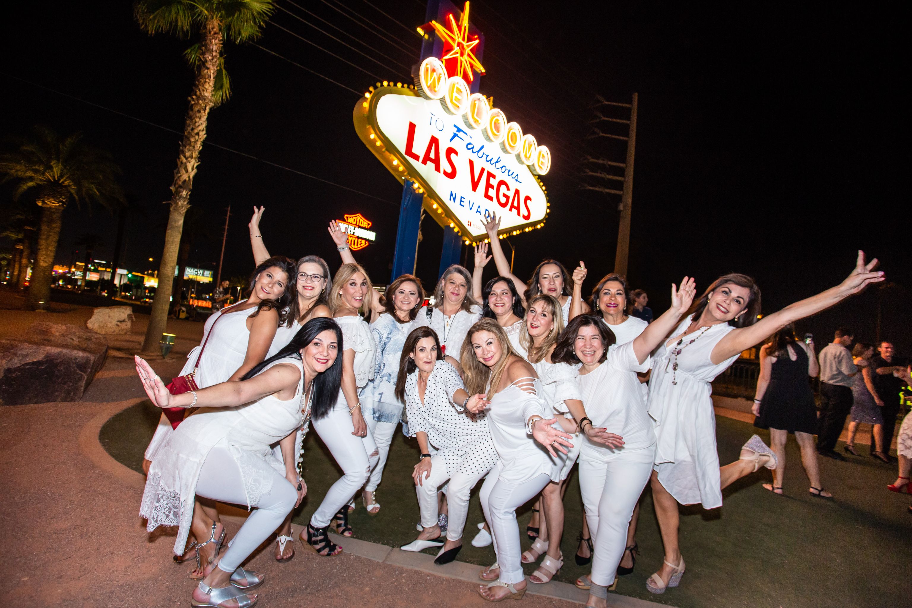 Las Vegas Bachelorette Party Photo Ideas: How to Get Gorgeous Group Shots on the Strip