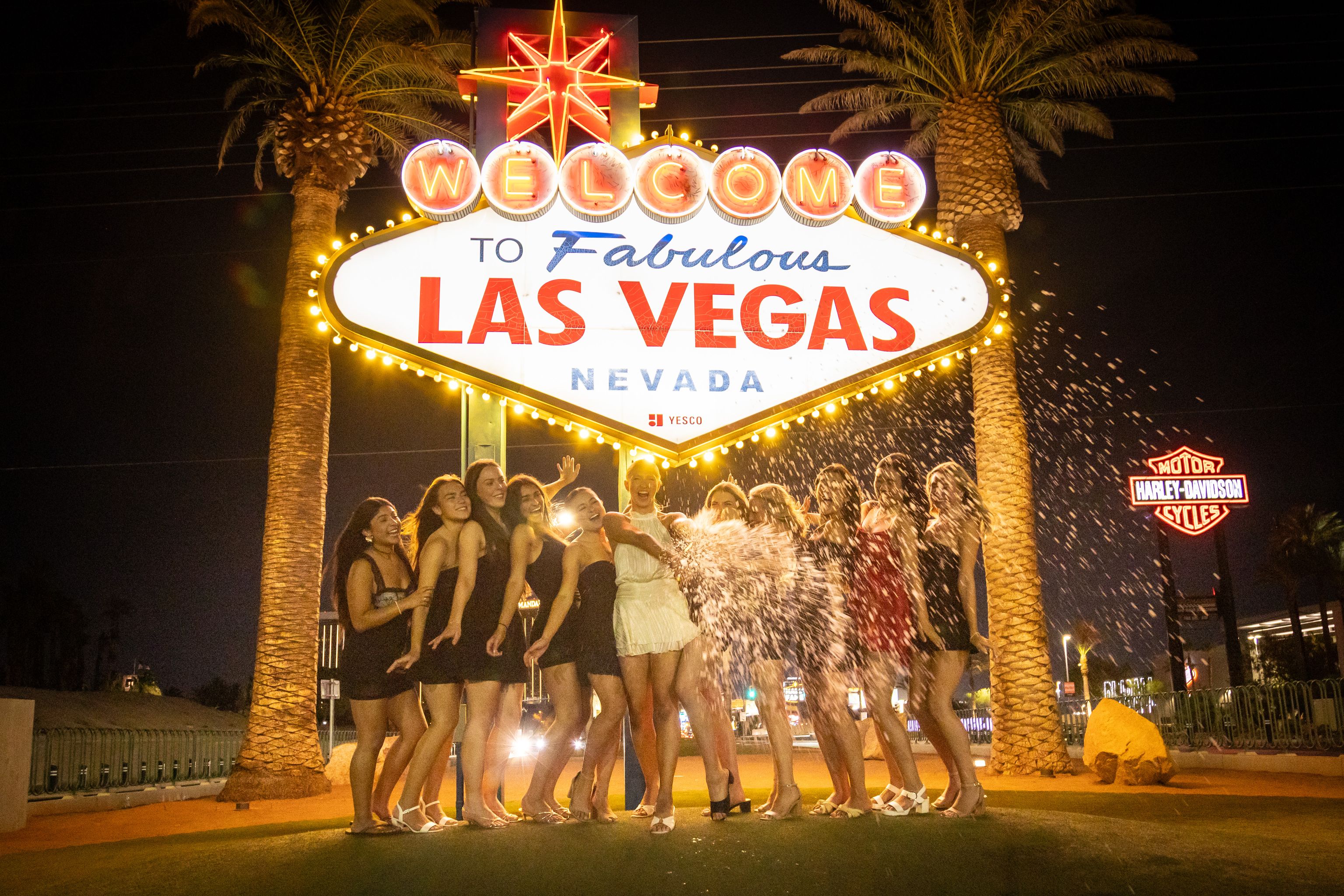 The Best Free Things to See on the Las Vegas Strip at Night (And How to Experience Them All Without the Crowds)